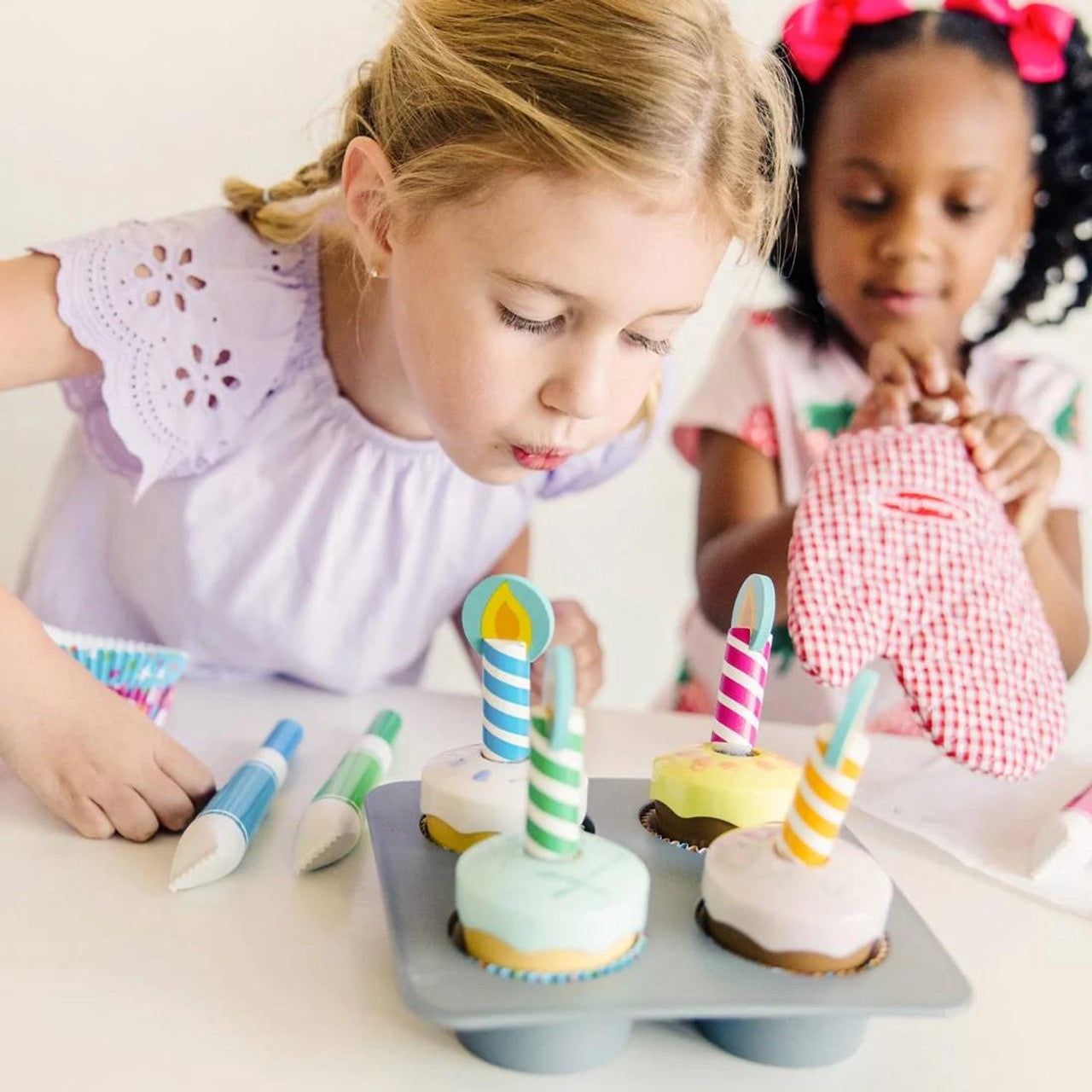 Melissa & Doug - Bake & Decorate Cupcake Set