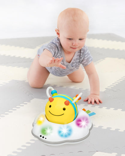 Explore & More Follow-Bee Crawl Toy - BambiniJO